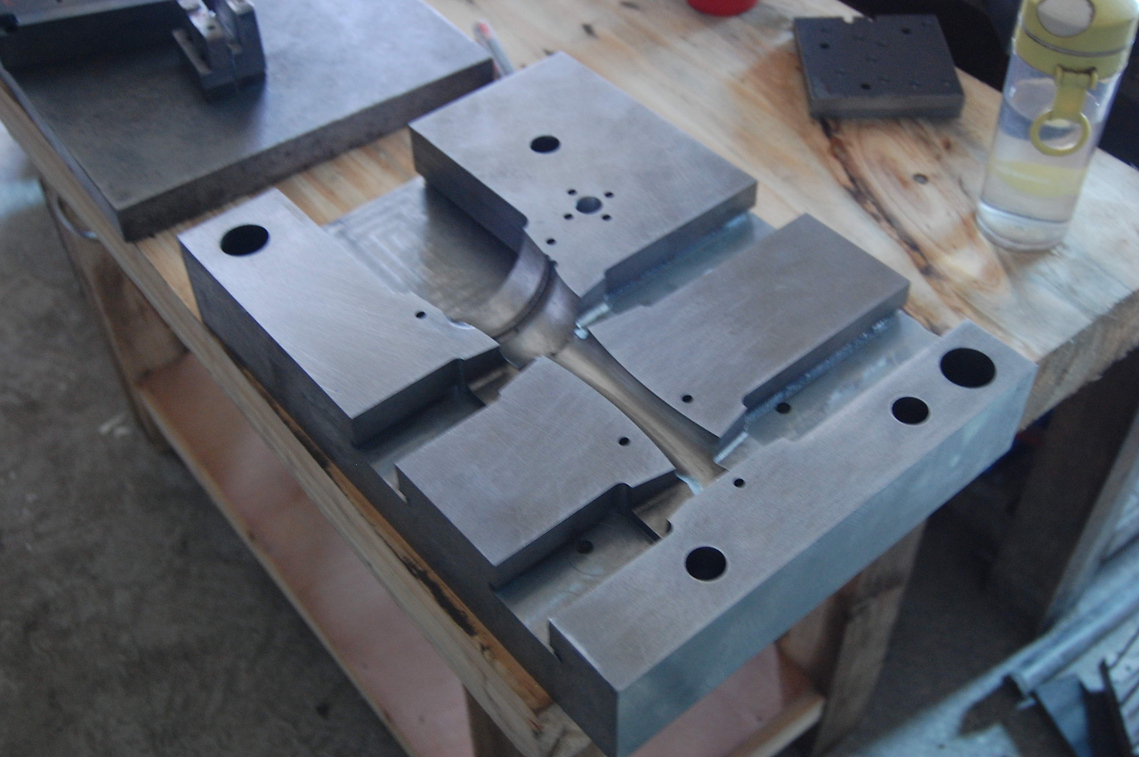 從概念到實物-中華龍舟賽獲獎獎杯制作印記